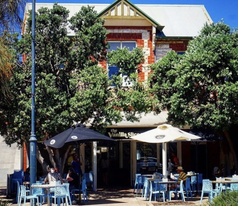 vanilla slice cafe 768x665
